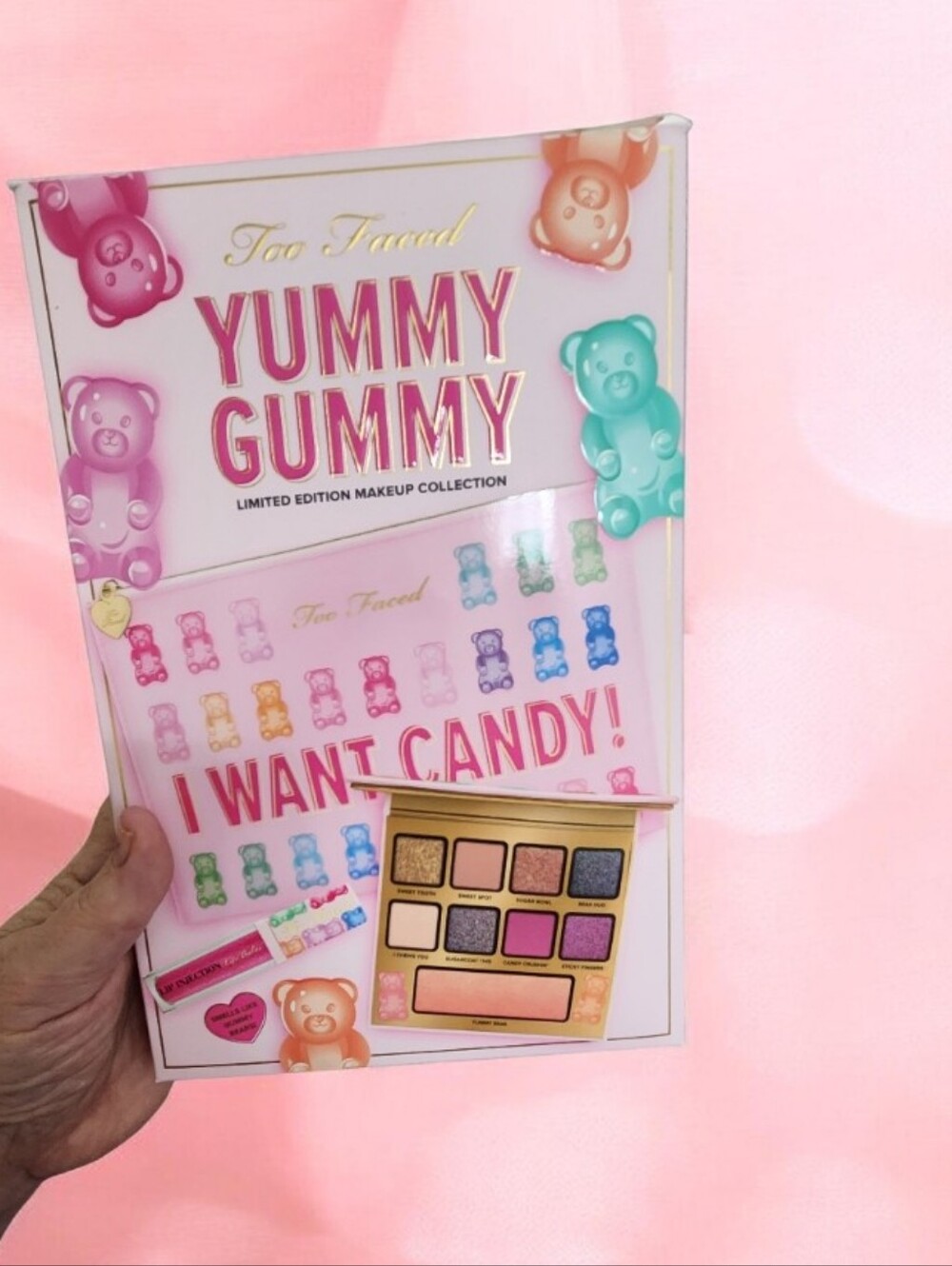 Too Faced Yummy Gummy Eyeshadow Palette - 8 Eye Colors, 1 Blush, 1 Lip Balm ■